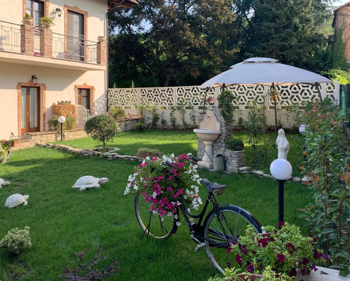 Ca Reginella B&B Диано-д'Альба Экстерьер фото